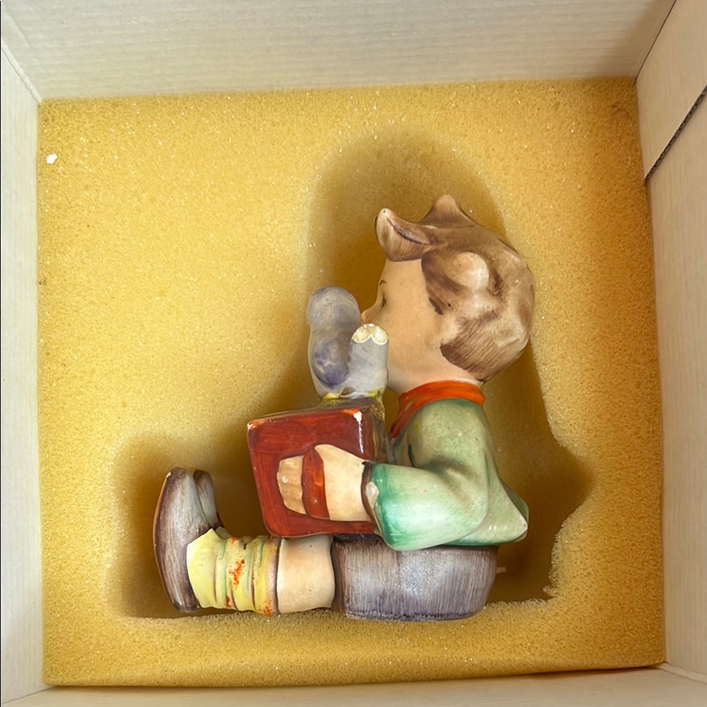 Hummel Figurine Lets Sing with Accordion and Bird 1952 TMK-2 - Picture 10 of 11